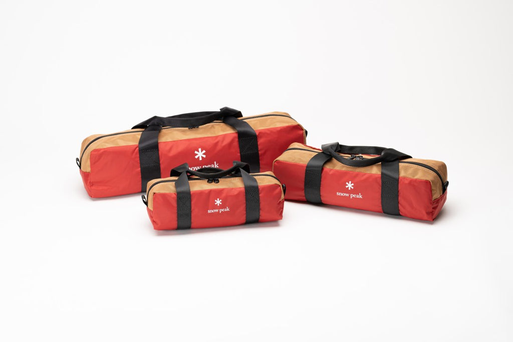 This is a pouch designed to mimic a tent case, which is a set of three bags of different sizes.