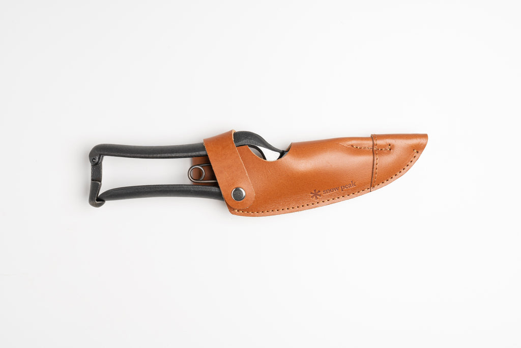 This is a sturdy leather case for field pruning scissors.