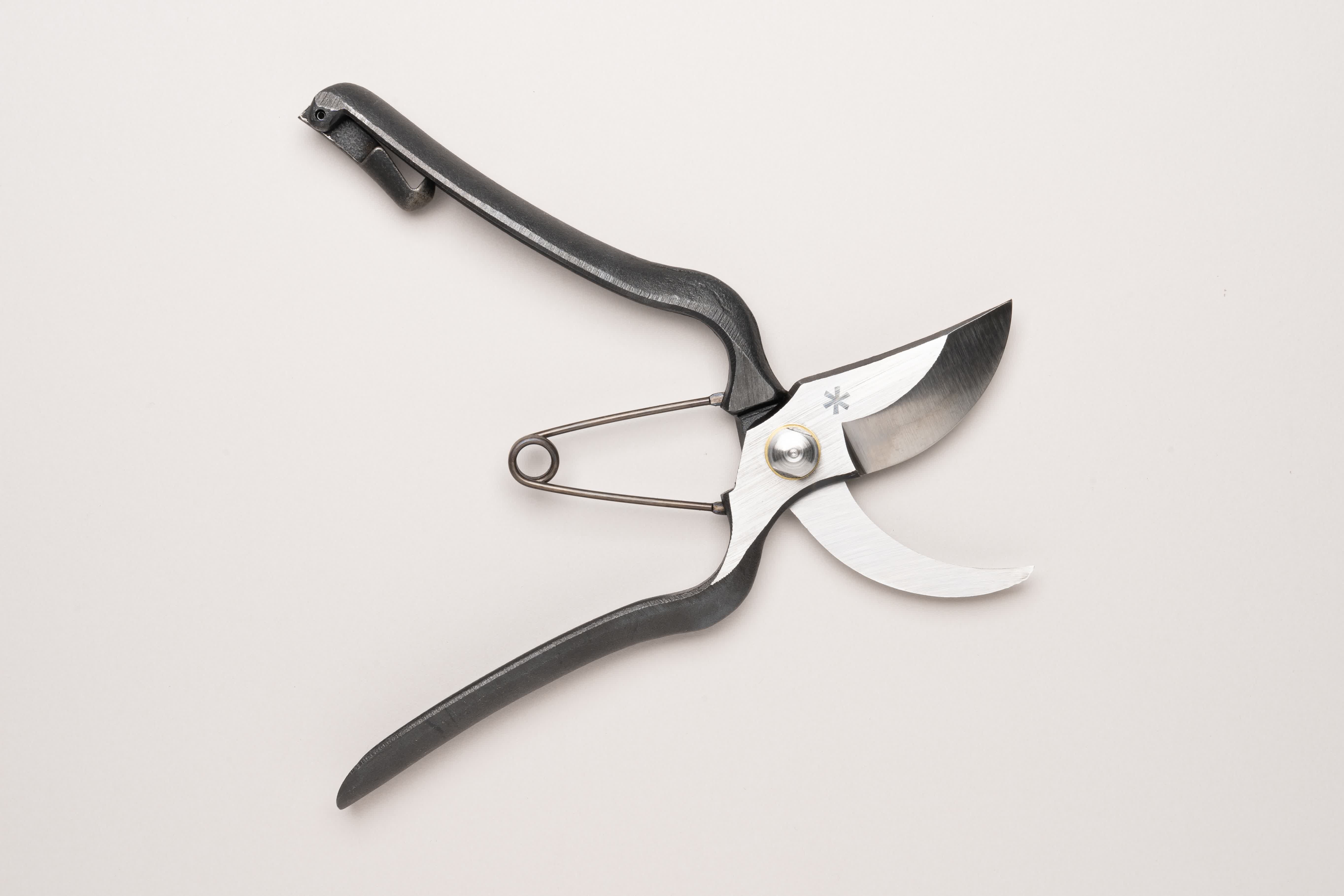 This is a field pruning scissors.